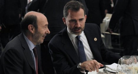 Socialists 'forced' to back Spain's king or pay €600