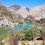 Embalse del Guadalhorce (Guadalhorce dam). This lovely spot is about an hour's drive north-west of Malaga in southern Spain.Photo: <a href="http://shutr.bz/1qmqLIW">Photo of Embalse del Guadalhorce: Shutterstock</a>