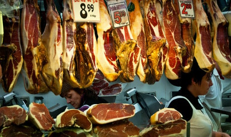 Spain is ready to give up cancer-causing jamón… and pigs might fly