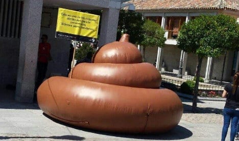 Who stole this huge inflatable turd from a Spanish square?