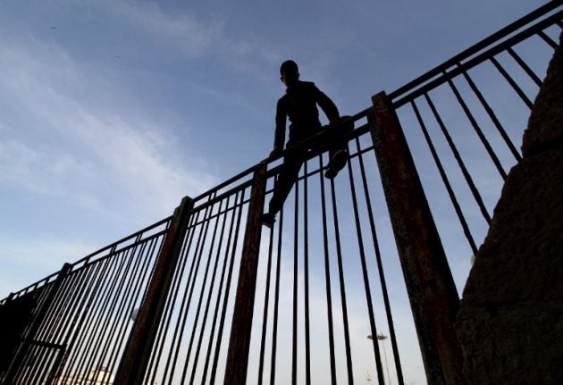 Child migrants risk lives to reach Europe from… Spain