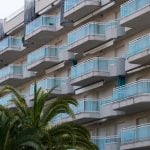 Coronavirus: Spain orders closure of hotels