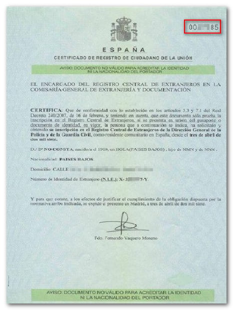 On Spain's A4 green residency document for EU citizens, the support number is in the top right corner.